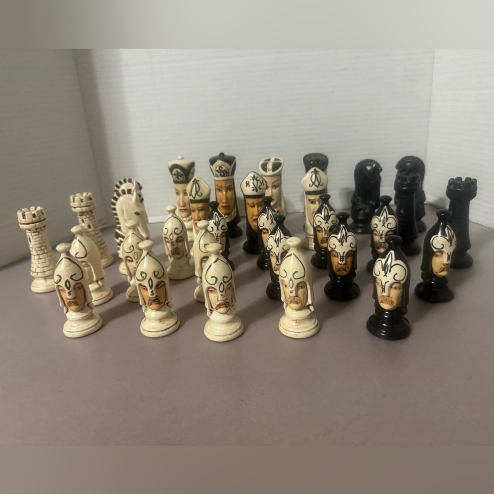 Vintage Ceramic Duncan Mold Hand-painted Chess Set